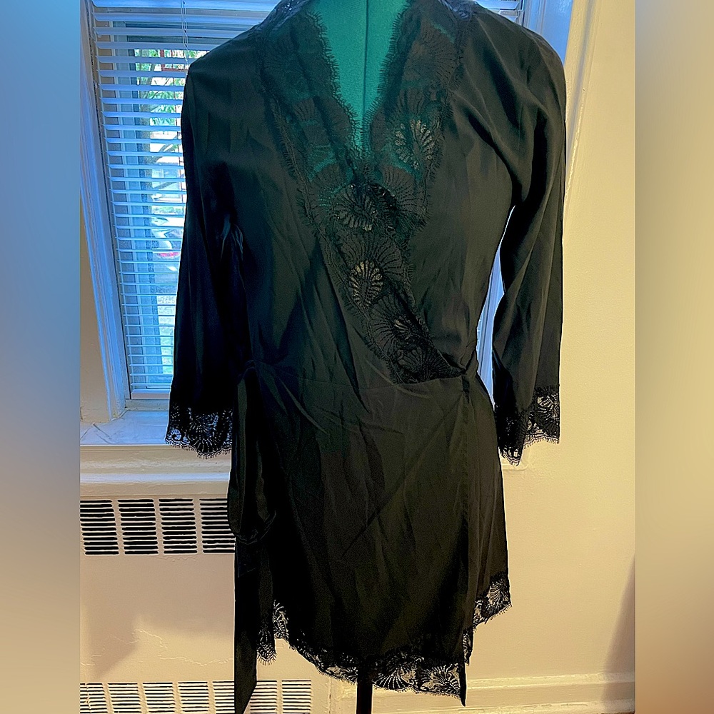 L’Agent by Agent Provocateur Lace-Trimmed Robe